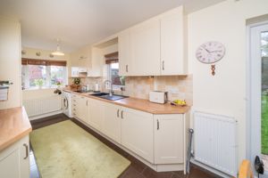 KITCHEN/DINER- click for photo gallery